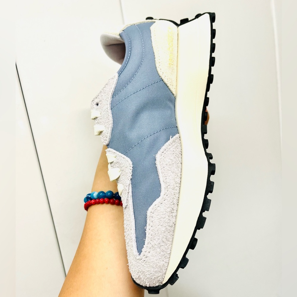 New Balance 327 Womens Sneakers Shoes Casual * size 7 * Pearl Grey / Dust Blue - Picture 3 of 8
